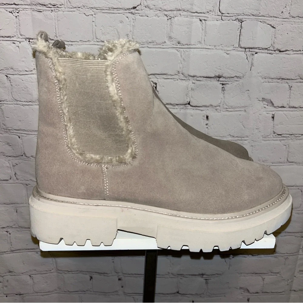 Steven by Steve Madden Avana water resistant suede boots size‎ 9